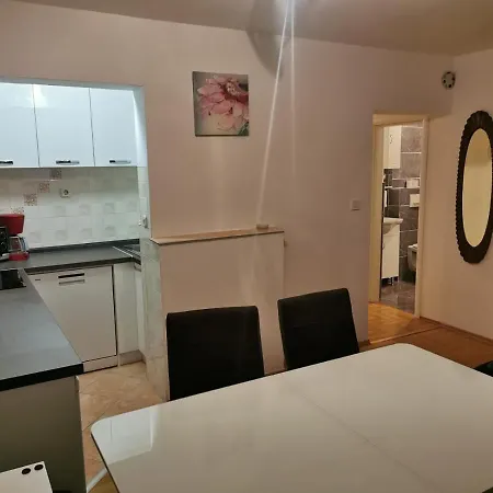 Tomisa Apartment