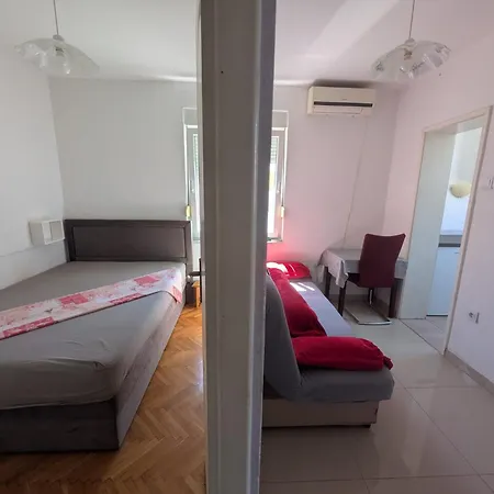 Apartment Tomisa *